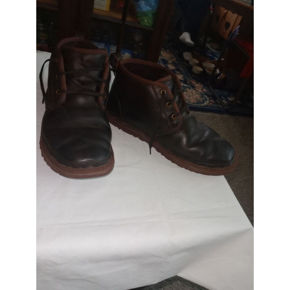 Mens UGG Neumel Leather Wool-Lined Chukka Boots Size 11 Brown